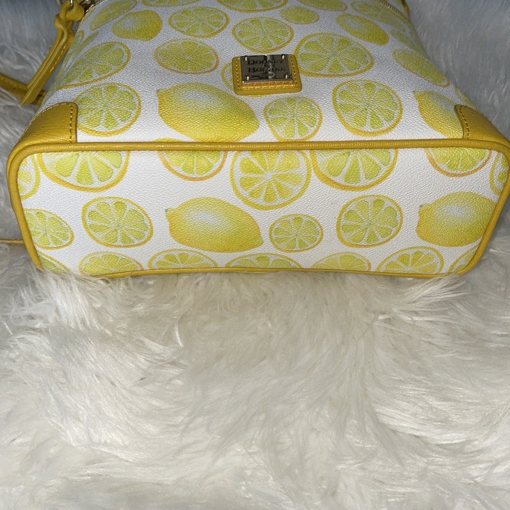 Dooney & Bourke 🍋 Limone Lemons🍋 Crossbody EUC - Picture 7 of 16